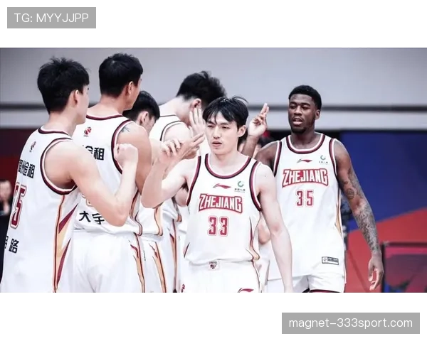 拉人犯规判定关键是是否限制对方移动并影响比赛